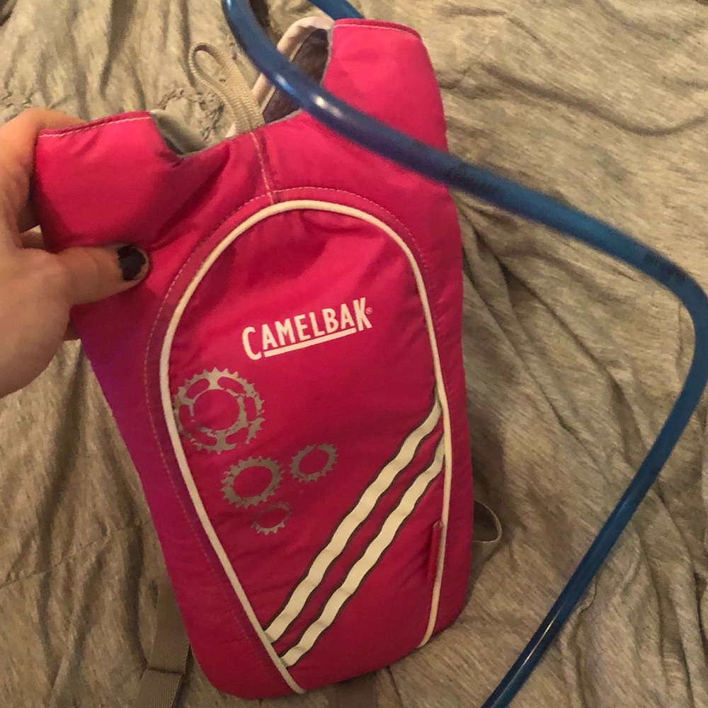 Kids camelbak backpack - pink- only used once
